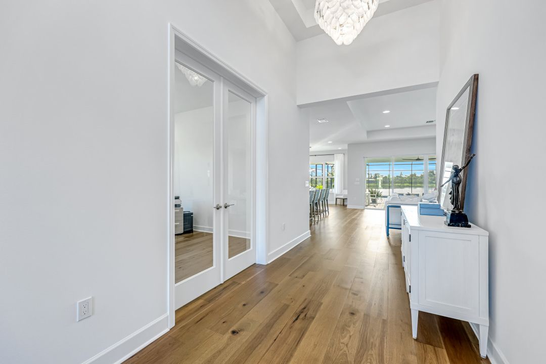 12092 Eucalyptus Wy, Naples, FL 34120