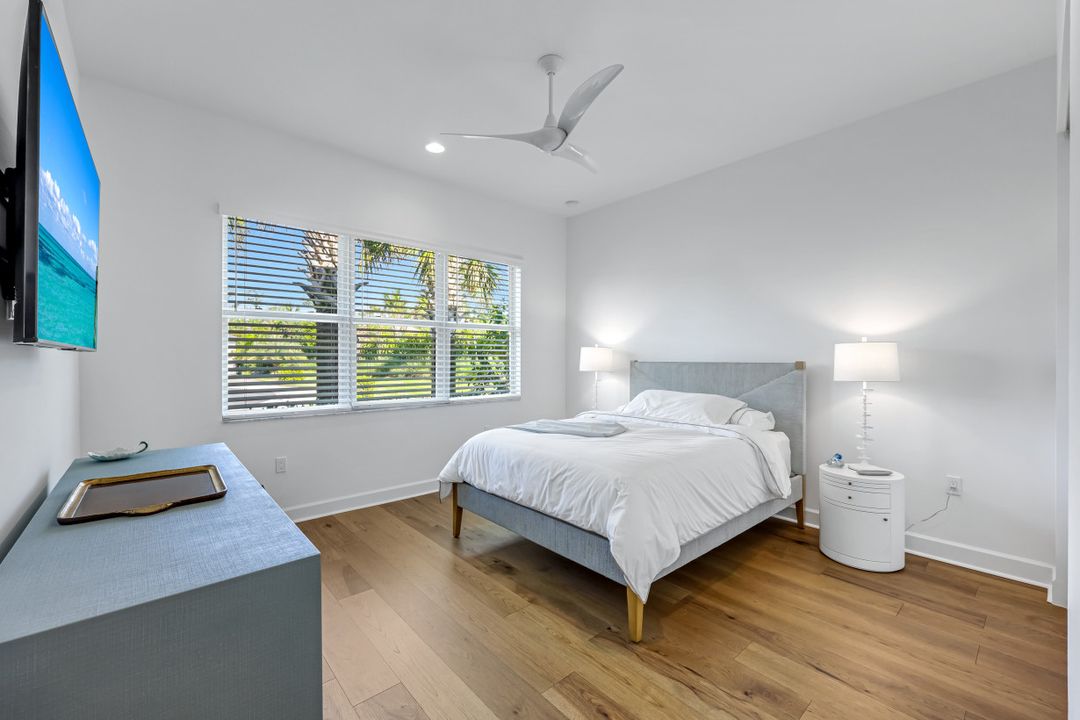 12092 Eucalyptus Wy, Naples, FL 34120