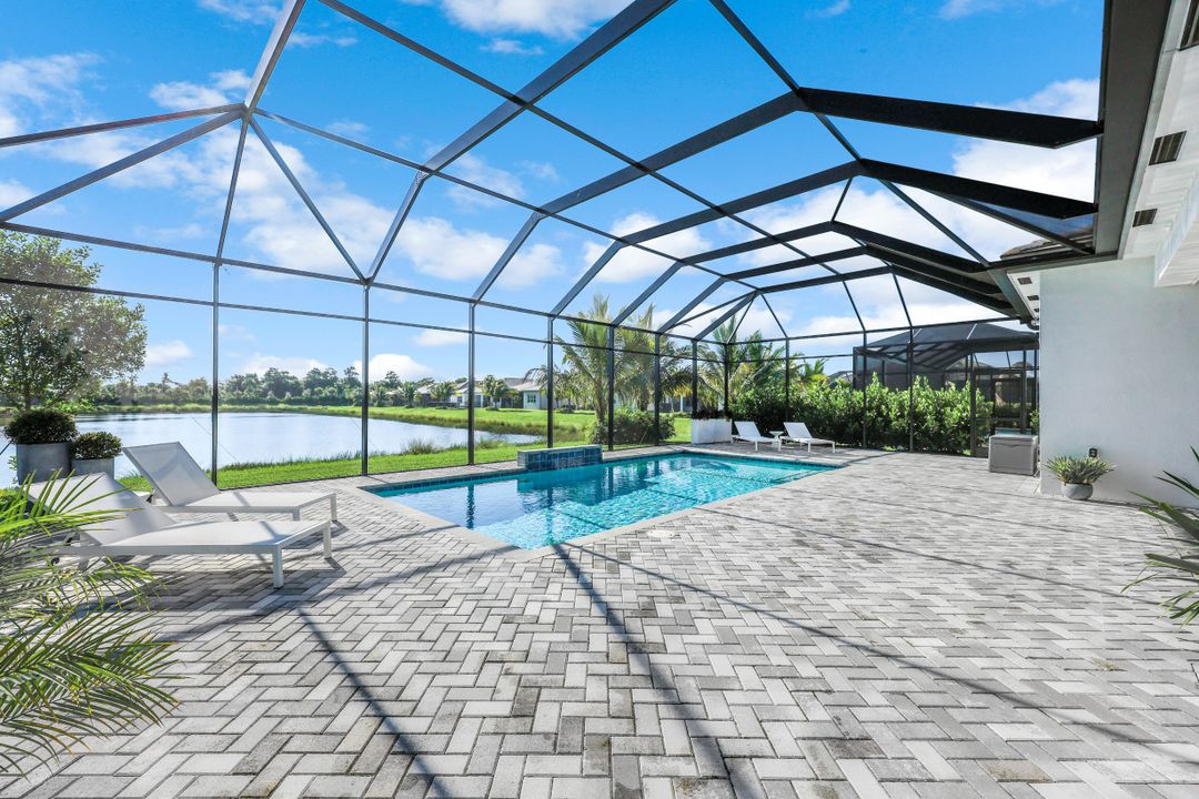 12092 Eucalyptus Wy, Naples, FL 34120