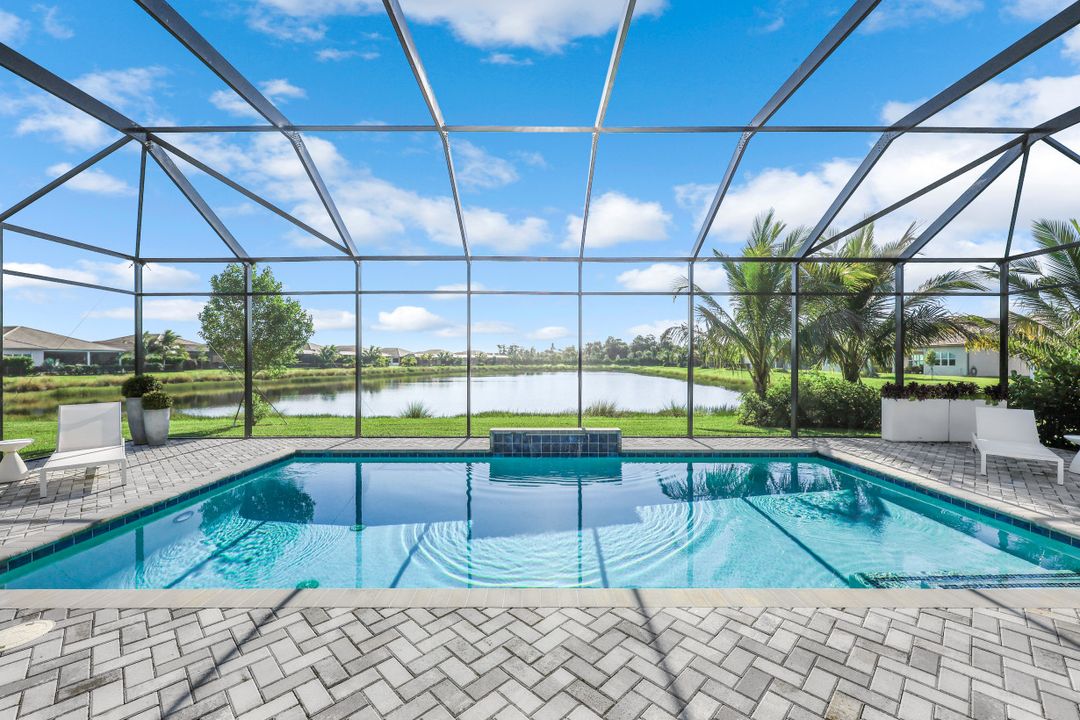 12092 Eucalyptus Wy, Naples, FL 34120