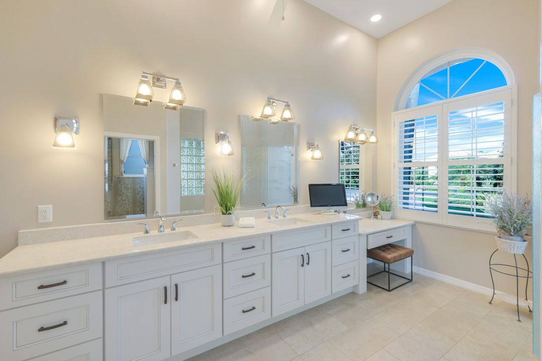 4615 Lighthouse Ln, Naples, FL 34112