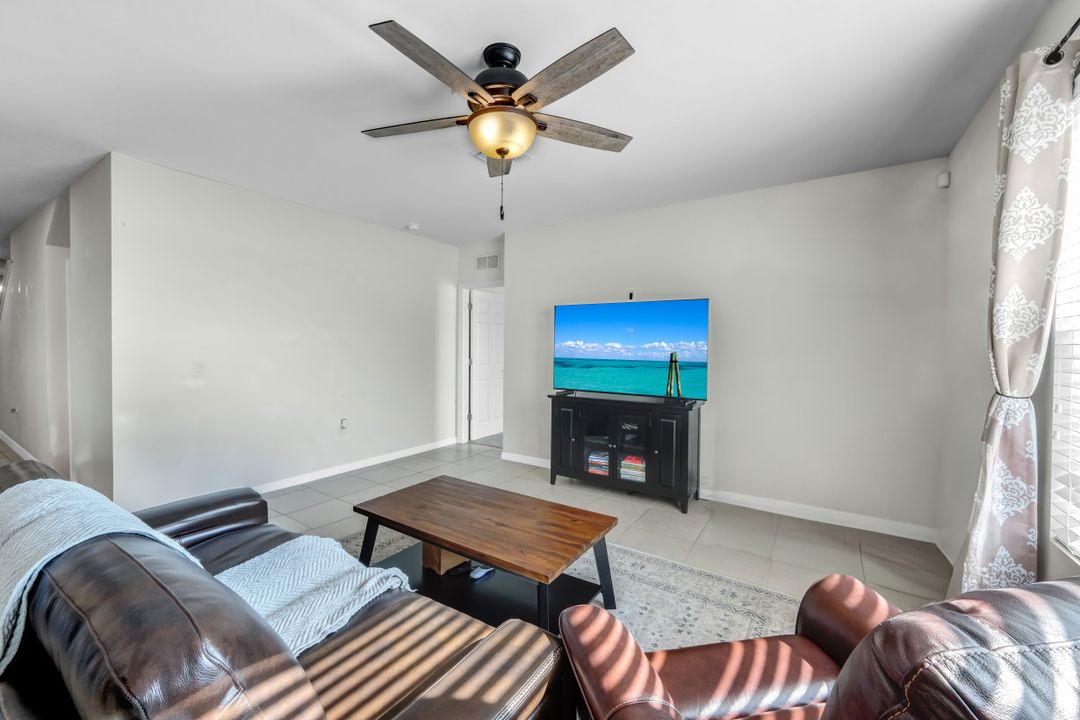 2628 Manzilla Ln, Cape Coral, FL 33909