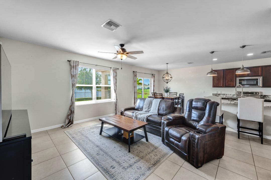 2628 Manzilla Ln, Cape Coral, FL 33909