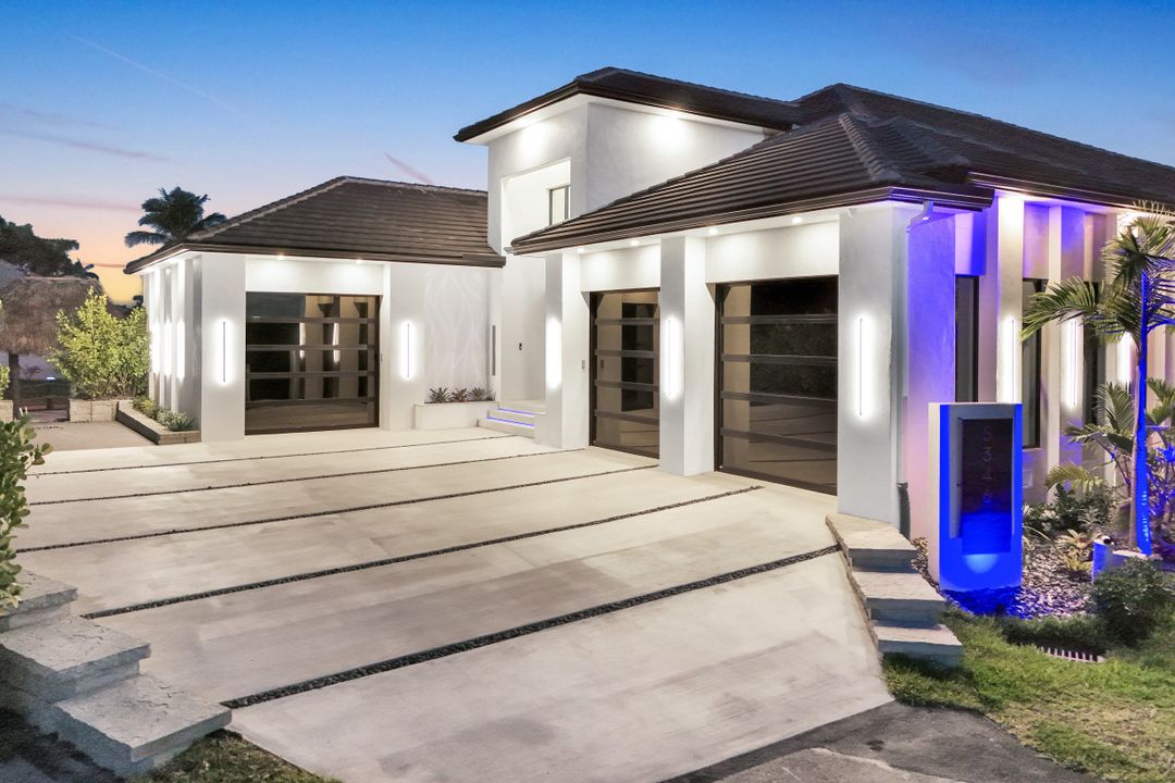 5346 Baypoint Ct, Cape Coral, FL 33904