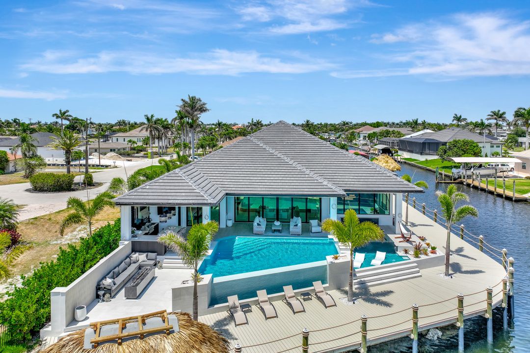 5346 Baypoint Ct, Cape Coral, FL 33904