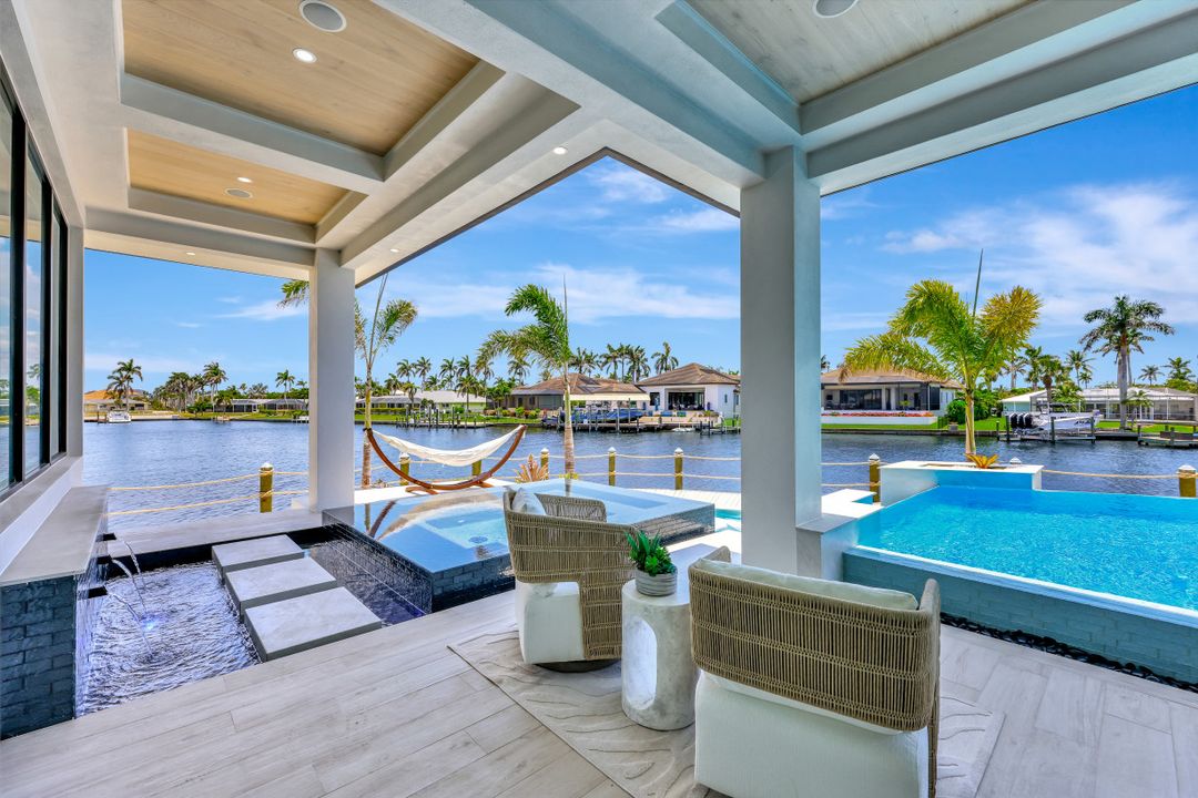 5346 Baypoint Ct, Cape Coral, FL 33904