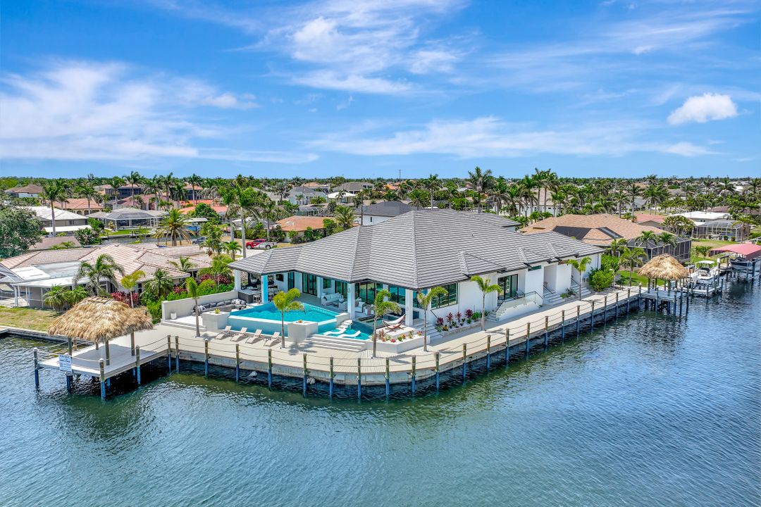 5346 Baypoint Ct, Cape Coral, FL 33904