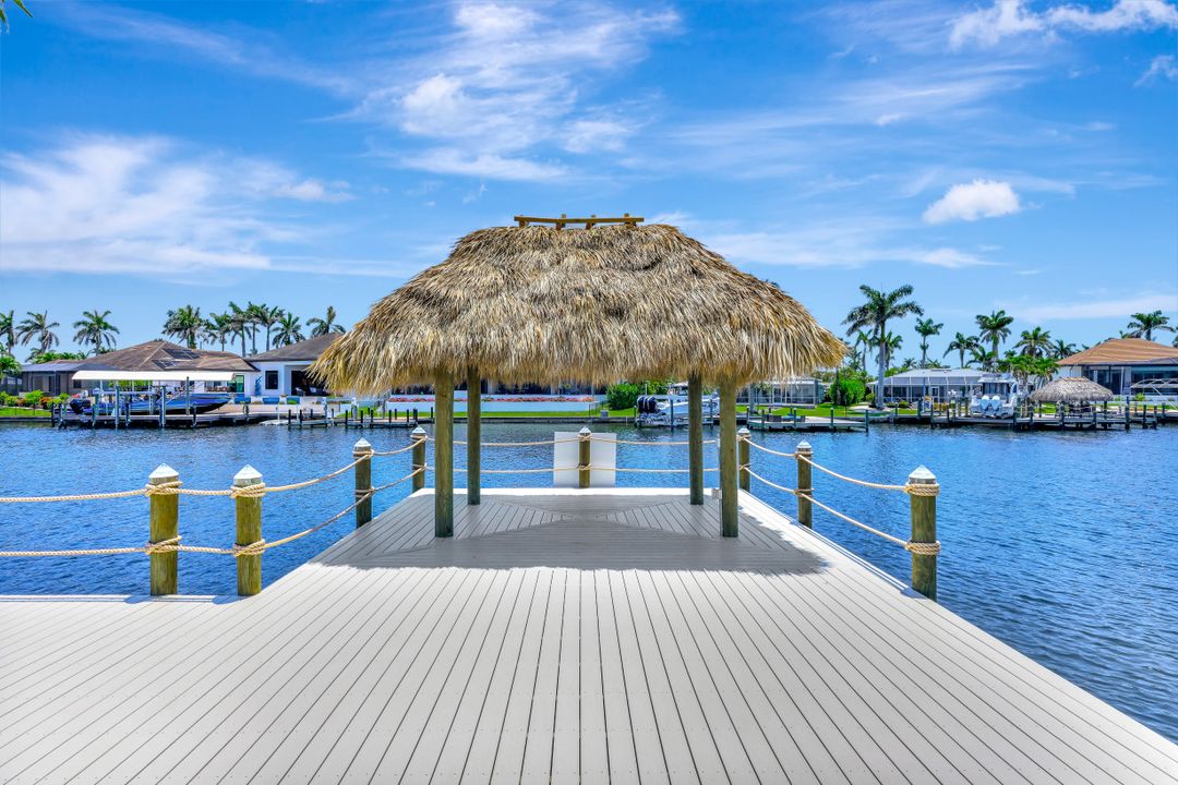 5346 Baypoint Ct, Cape Coral, FL 33904