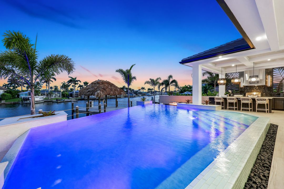 5346 Baypoint Ct, Cape Coral, FL 33904