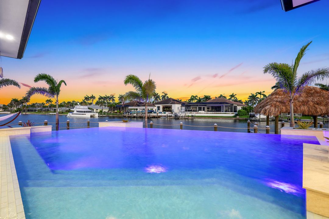 5346 Baypoint Ct, Cape Coral, FL 33904