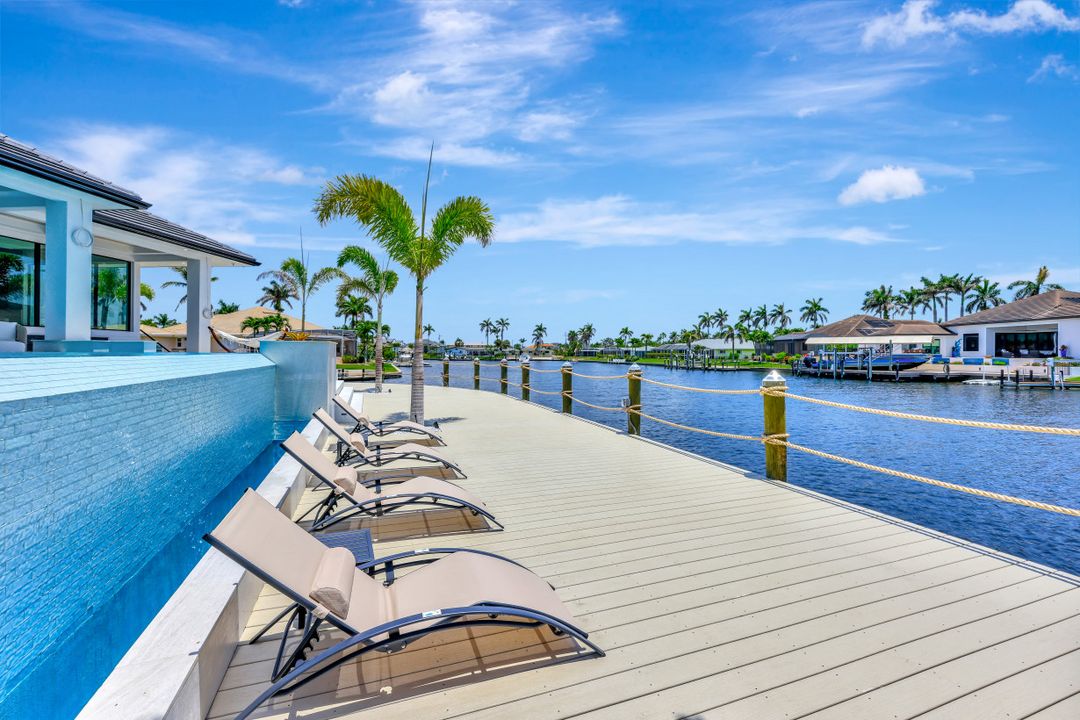 5346 Baypoint Ct, Cape Coral, FL 33904