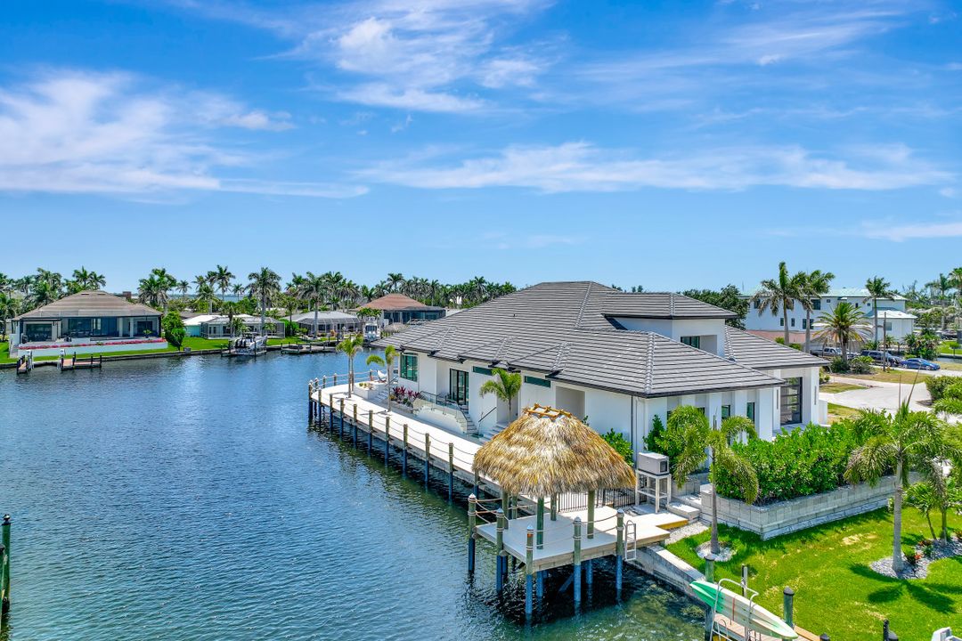 5346 Baypoint Ct, Cape Coral, FL 33904