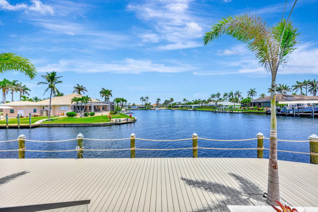 5346 Baypoint Ct, Cape Coral, FL 33904