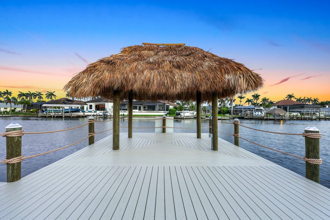 5346 Baypoint Ct, Cape Coral, FL 33904