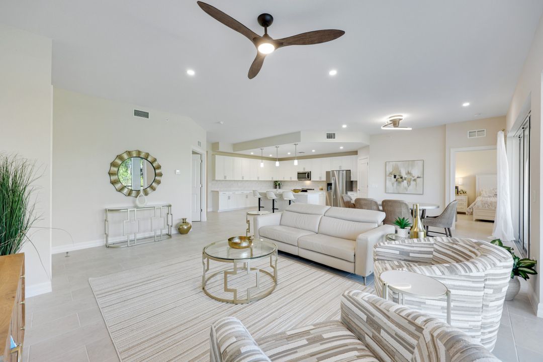 273 Indies Dr E #102, Naples, FL 34114