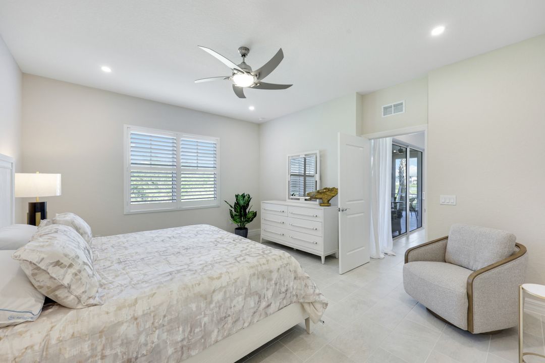 273 Indies Dr E #102, Naples, FL 34114