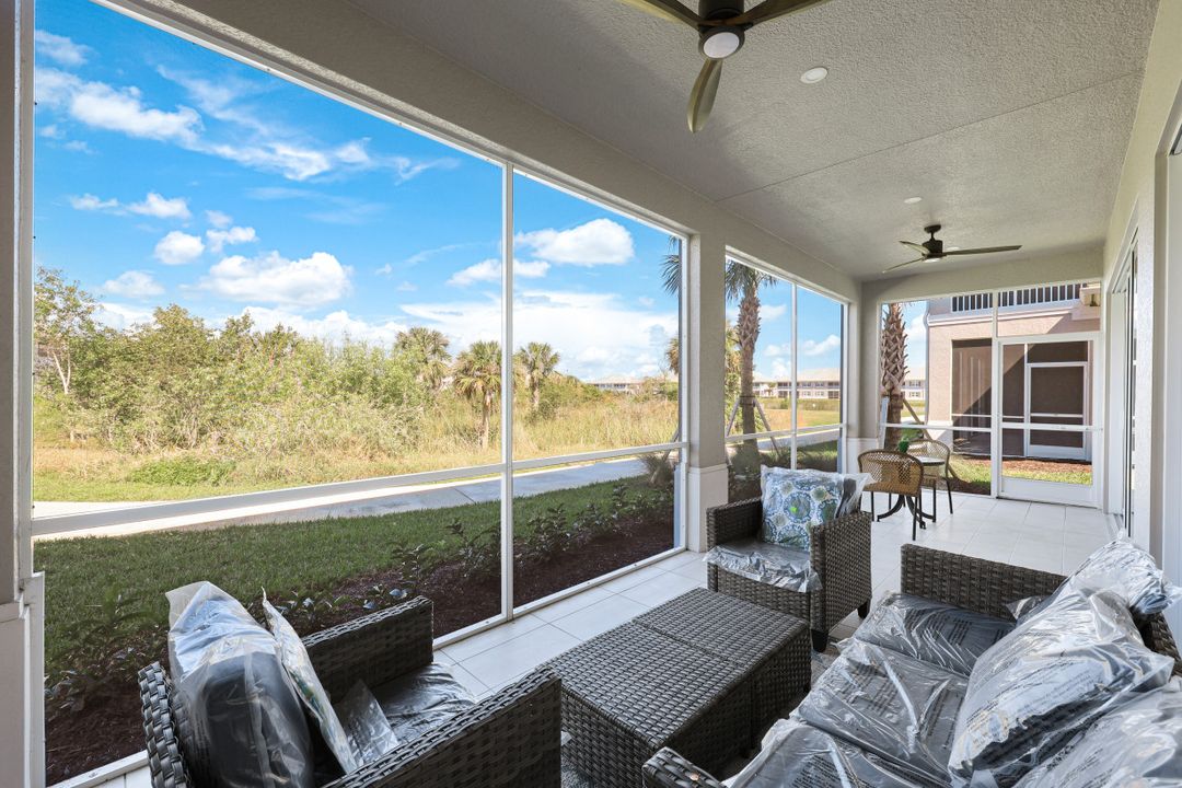 273 Indies Dr E #102, Naples, FL 34114
