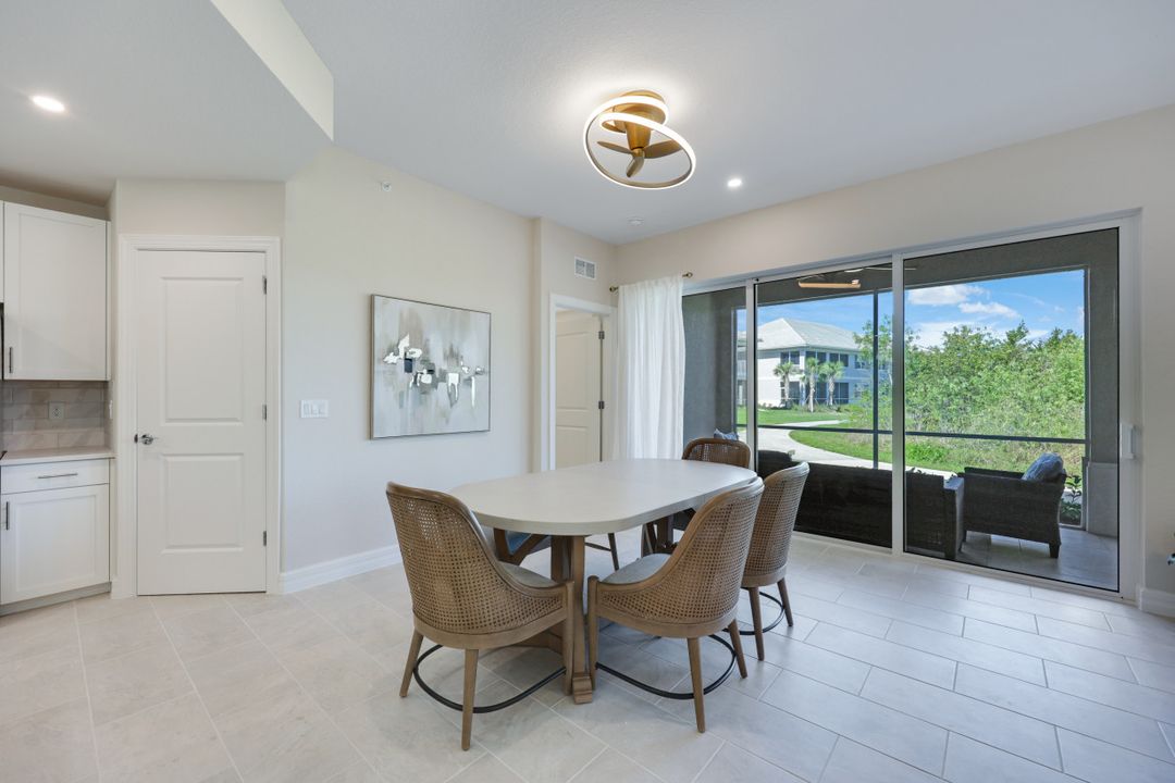 273 Indies Dr E #102, Naples, FL 34114