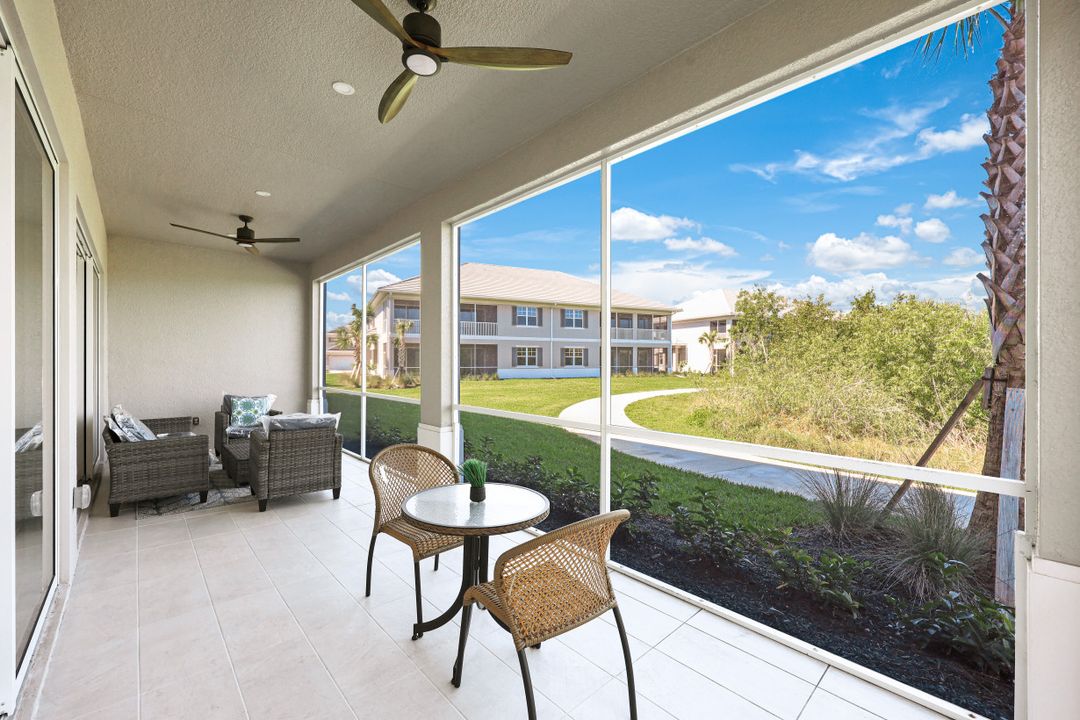 273 Indies Dr E #102, Naples, FL 34114