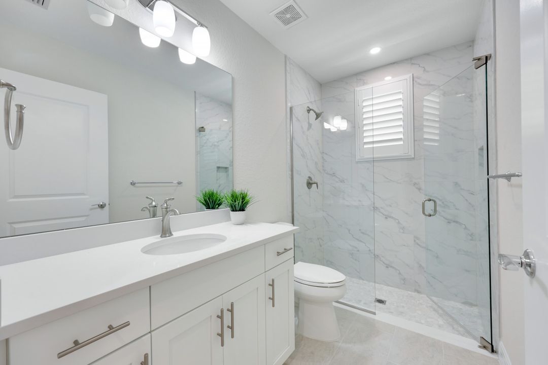 273 Indies Dr E #102, Naples, FL 34114