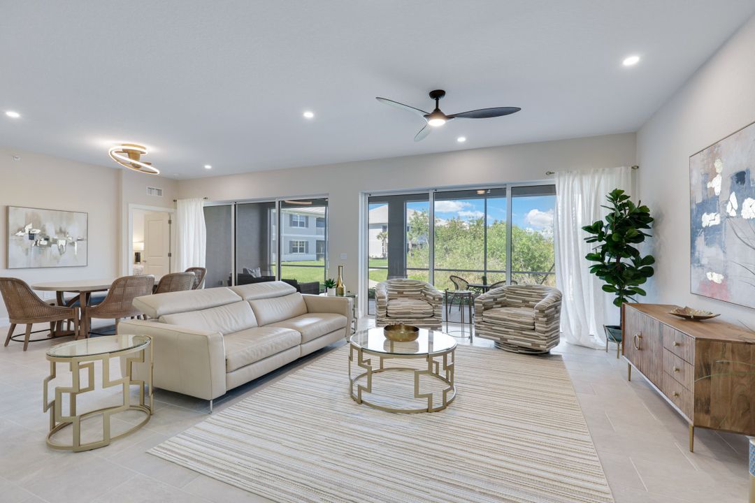 273 Indies Dr E #102, Naples, FL 34114