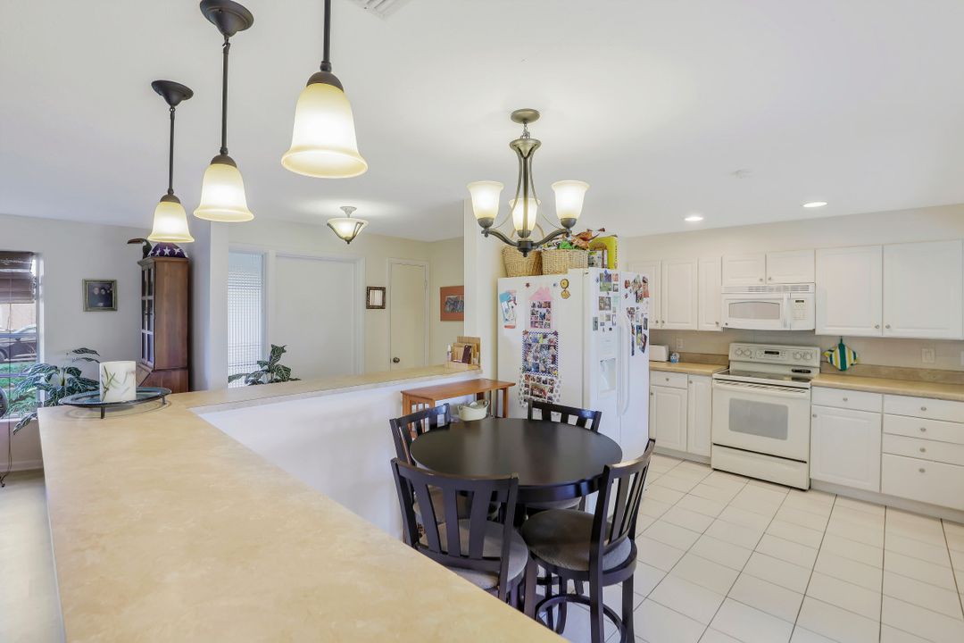 846 Monticello Ct, Cape Coral, FL 33904