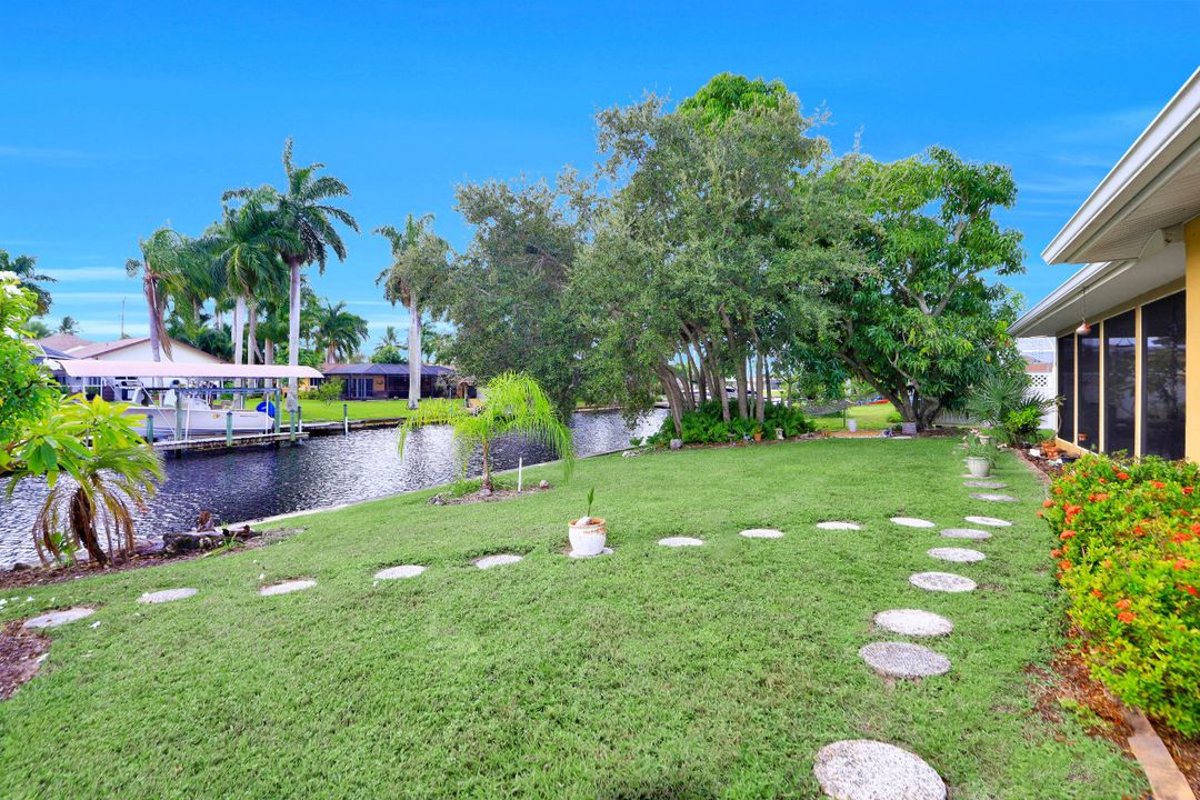 846 Monticello Ct, Cape Coral, FL 33904