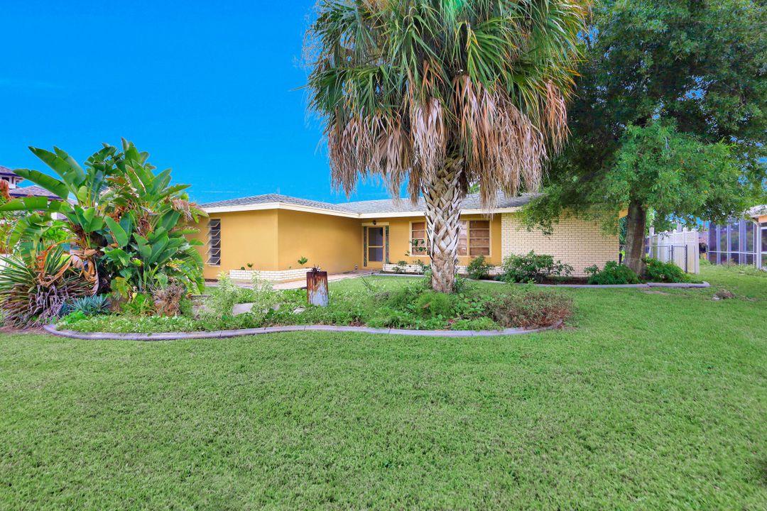 846 Monticello Ct, Cape Coral, FL 33904