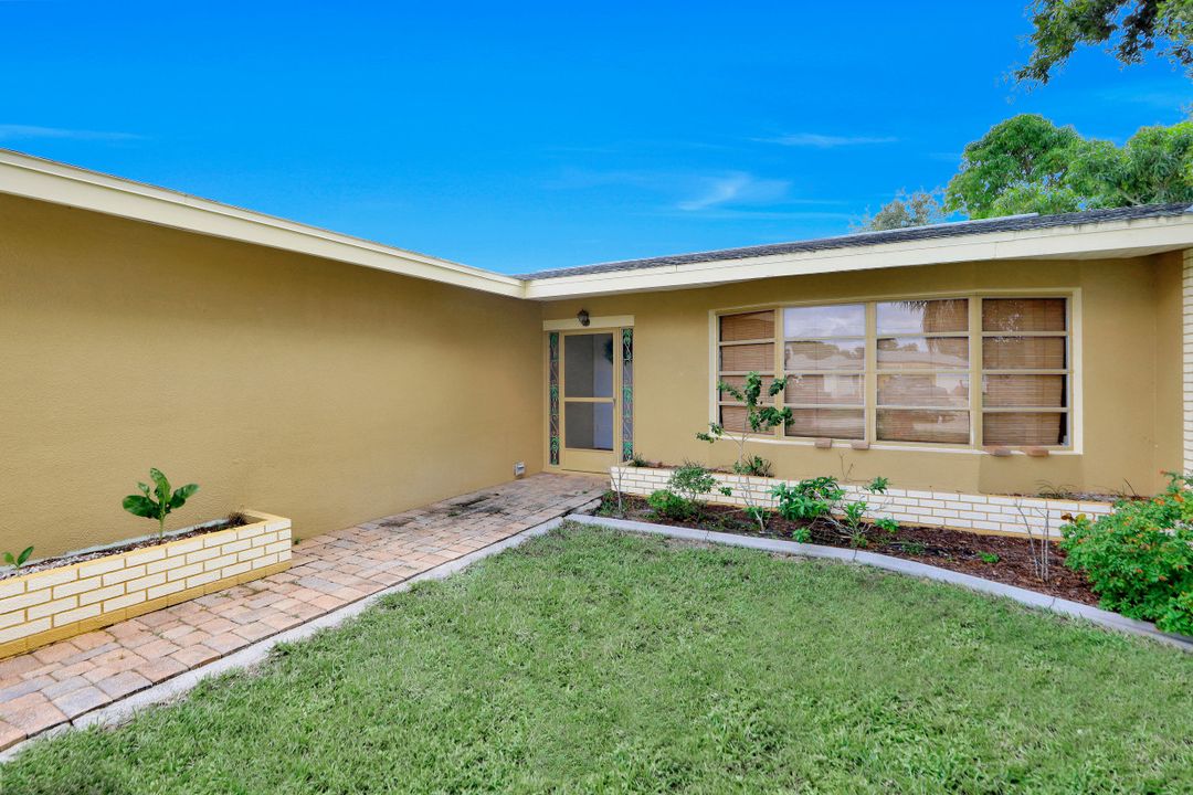 846 Monticello Ct, Cape Coral, FL 33904