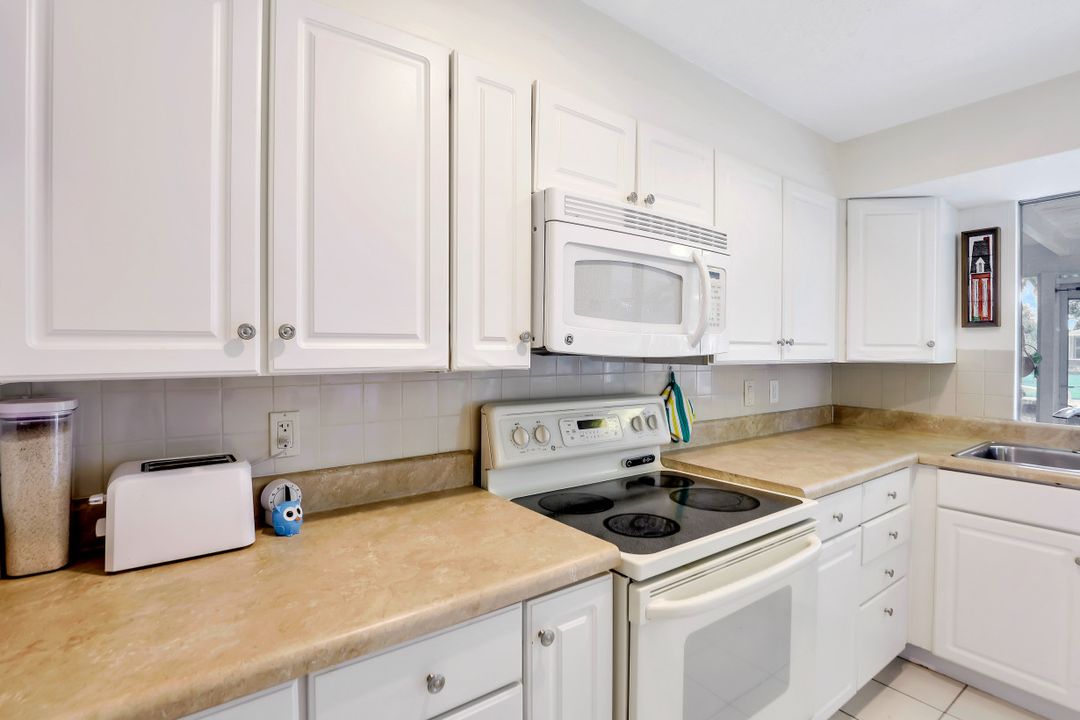 846 Monticello Ct, Cape Coral, FL 33904