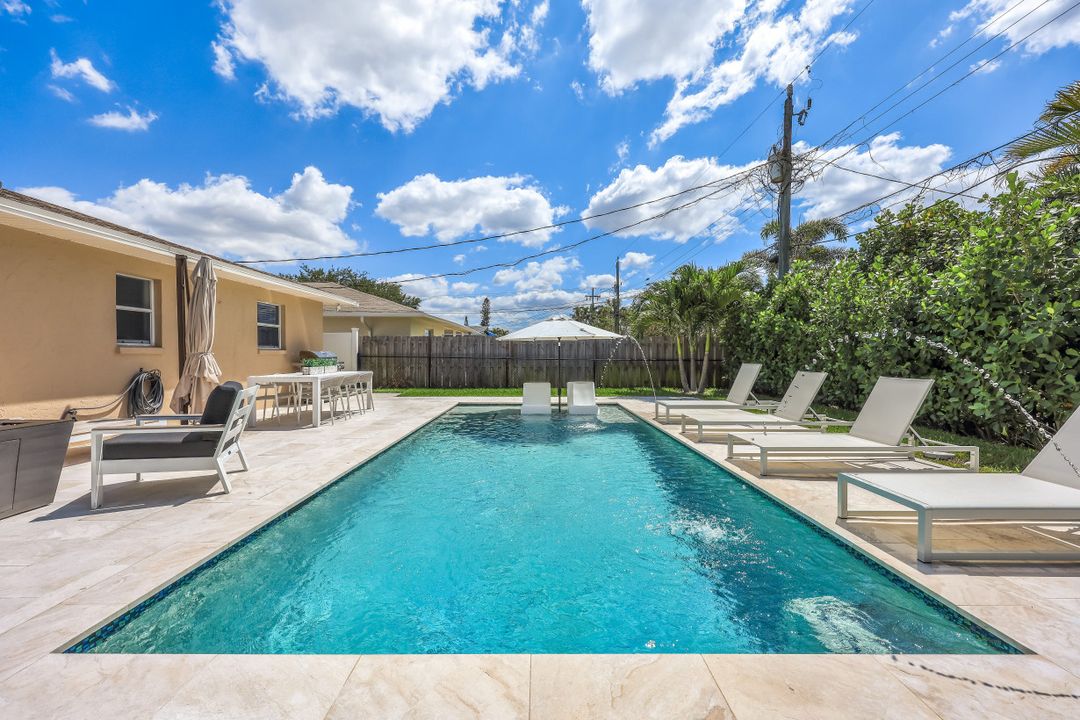 782 103rd Ave N, Naples, FL 34108