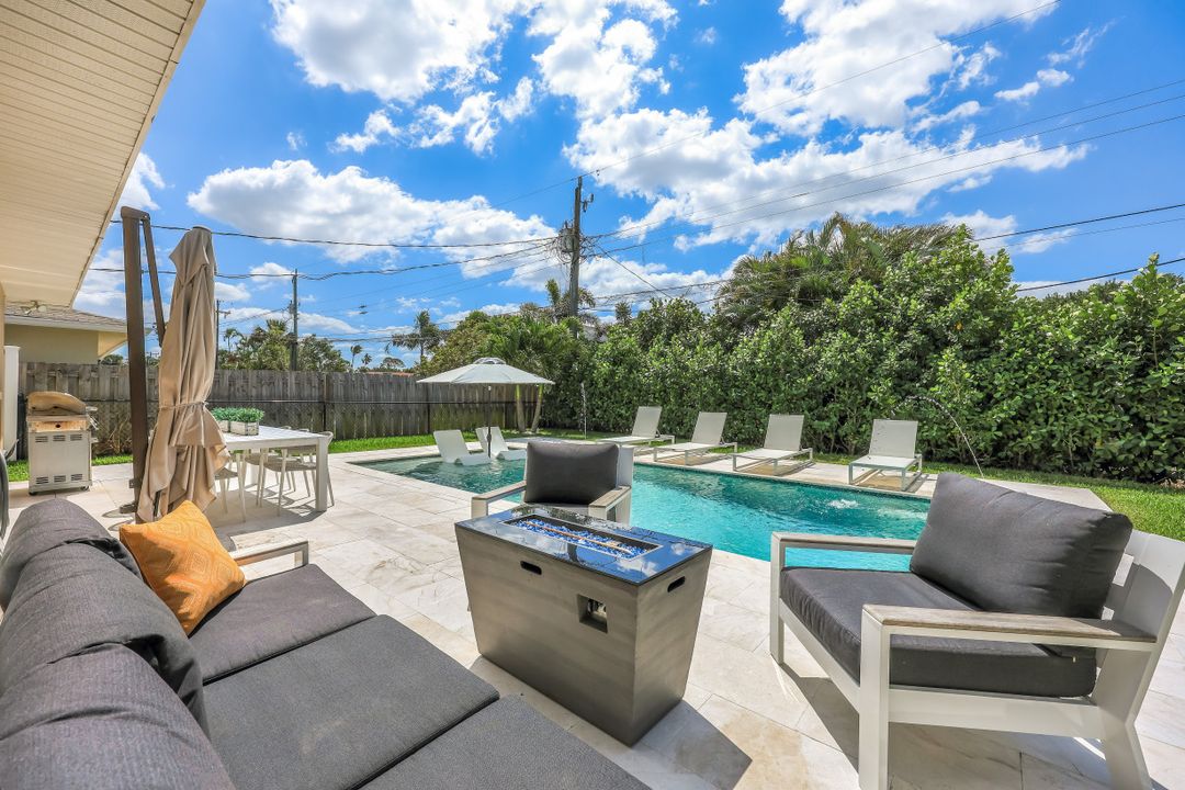 782 103rd Ave N, Naples, FL 34108