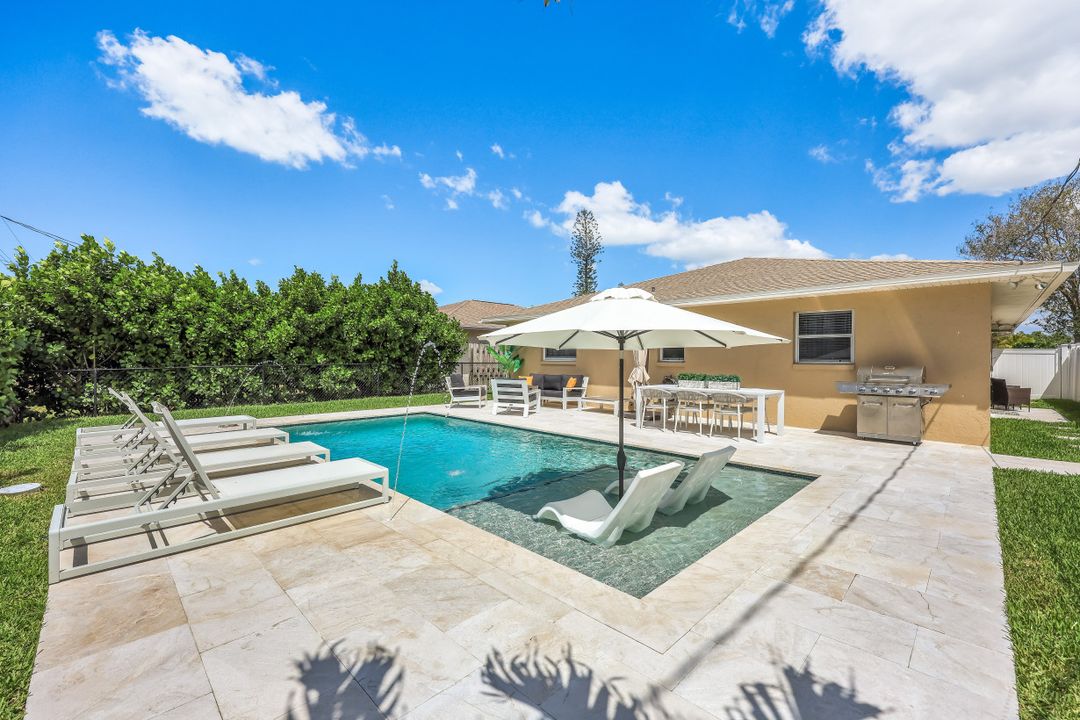 782 103rd Ave N, Naples, FL 34108