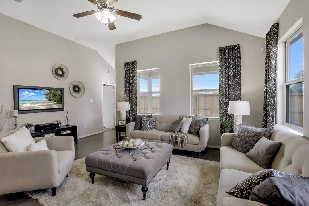 7778 W Little York Rd, Houston, TX 77040