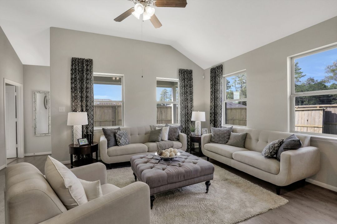 7778 W Little York Rd, Houston, TX 77040