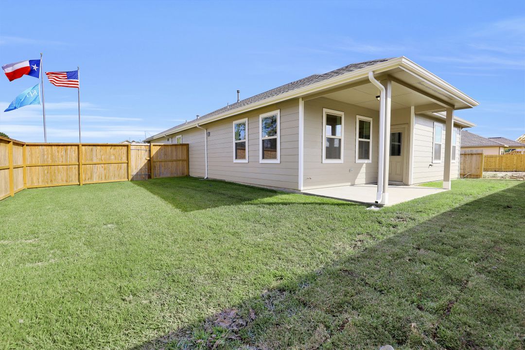 7778 W Little York Rd, Houston, TX 77040