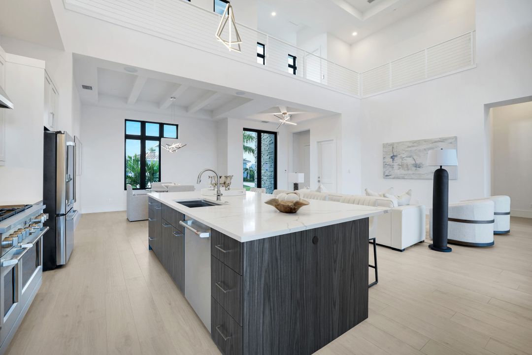 1071 Dana Ct, Marco Island, FL 34145