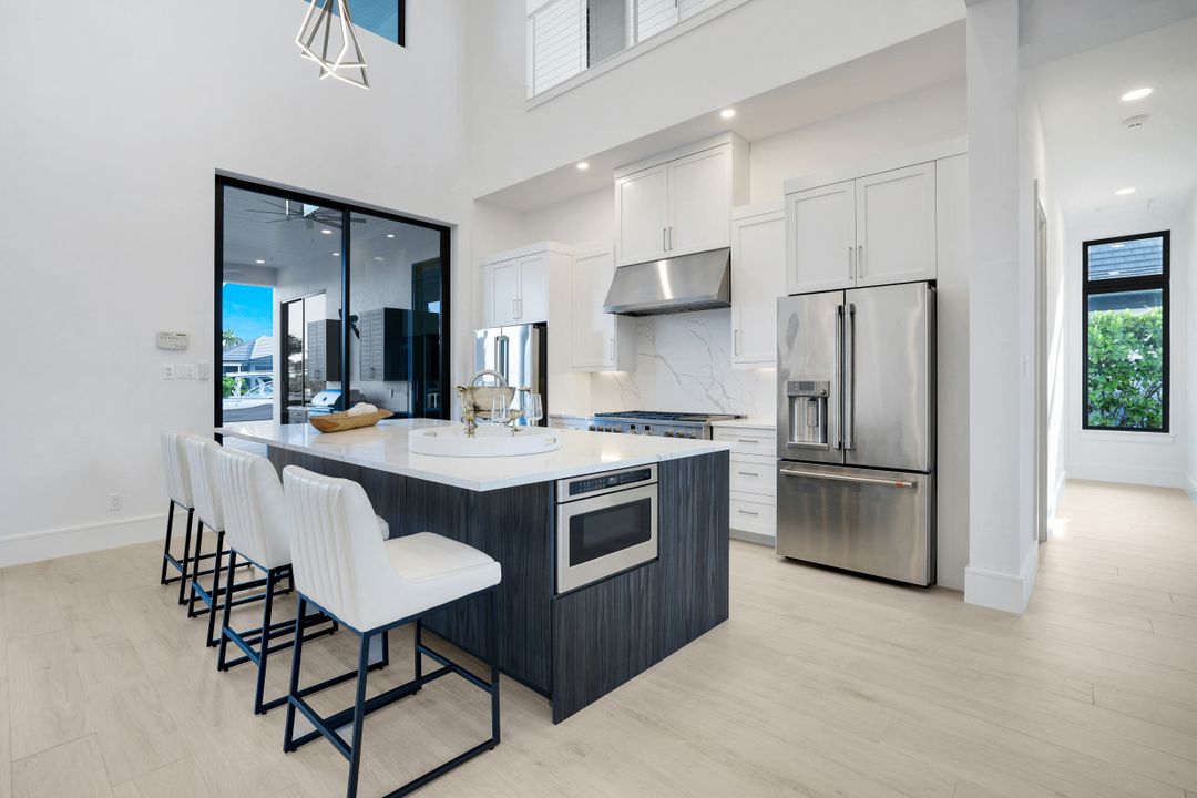 1071 Dana Ct, Marco Island, FL 34145