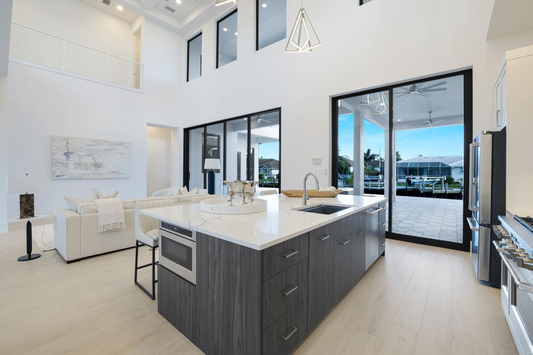 1071 Dana Ct, Marco Island, FL 34145