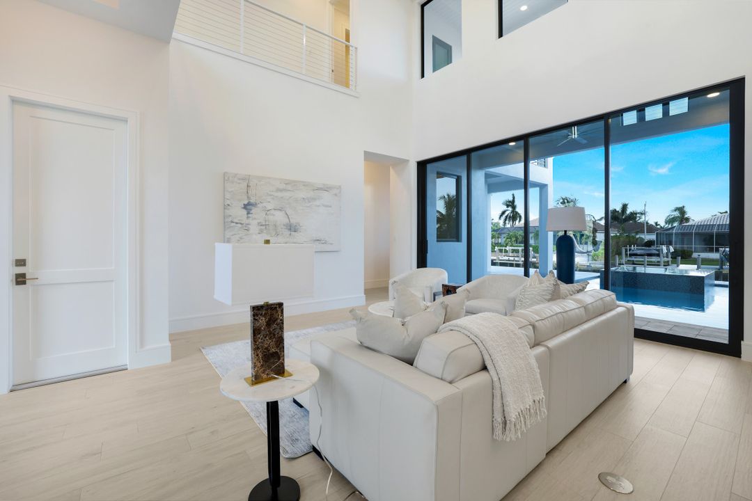 1071 Dana Ct, Marco Island, FL 34145