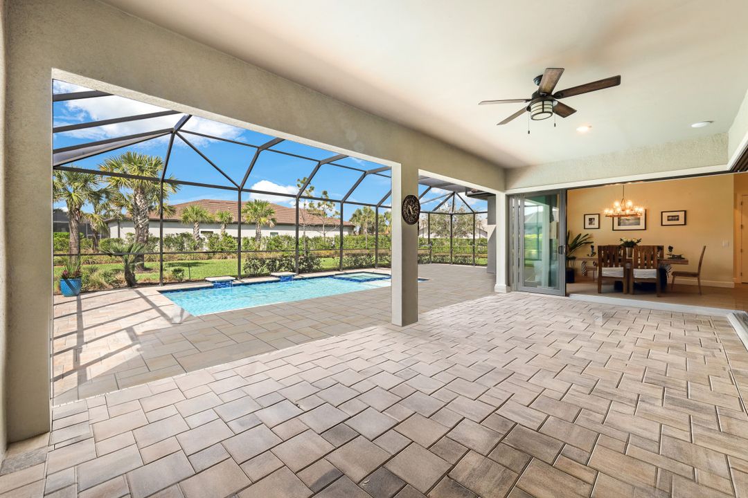 9151 Snowy Owl Wy, Naples, FL 34120