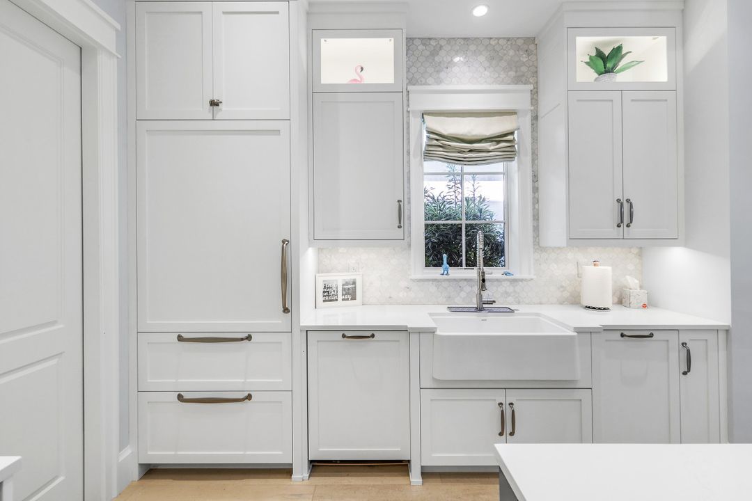 1463 2nd Ave S, Naples, FL 34102