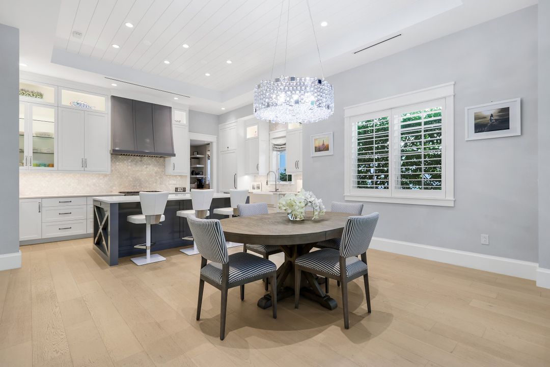 1463 2nd Ave S, Naples, FL 34102