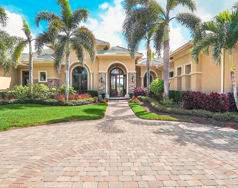 5923 Sunnyslope Dr, Naples, FL 34119