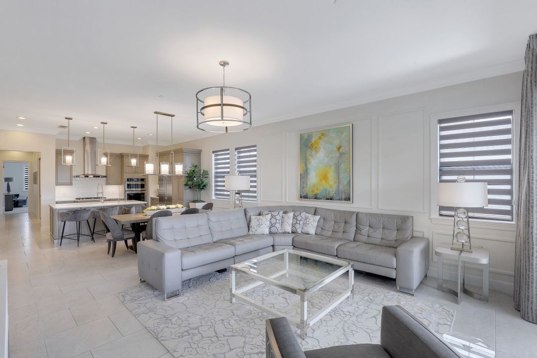 16386 Viansa Way #301, Naples, FL 34110