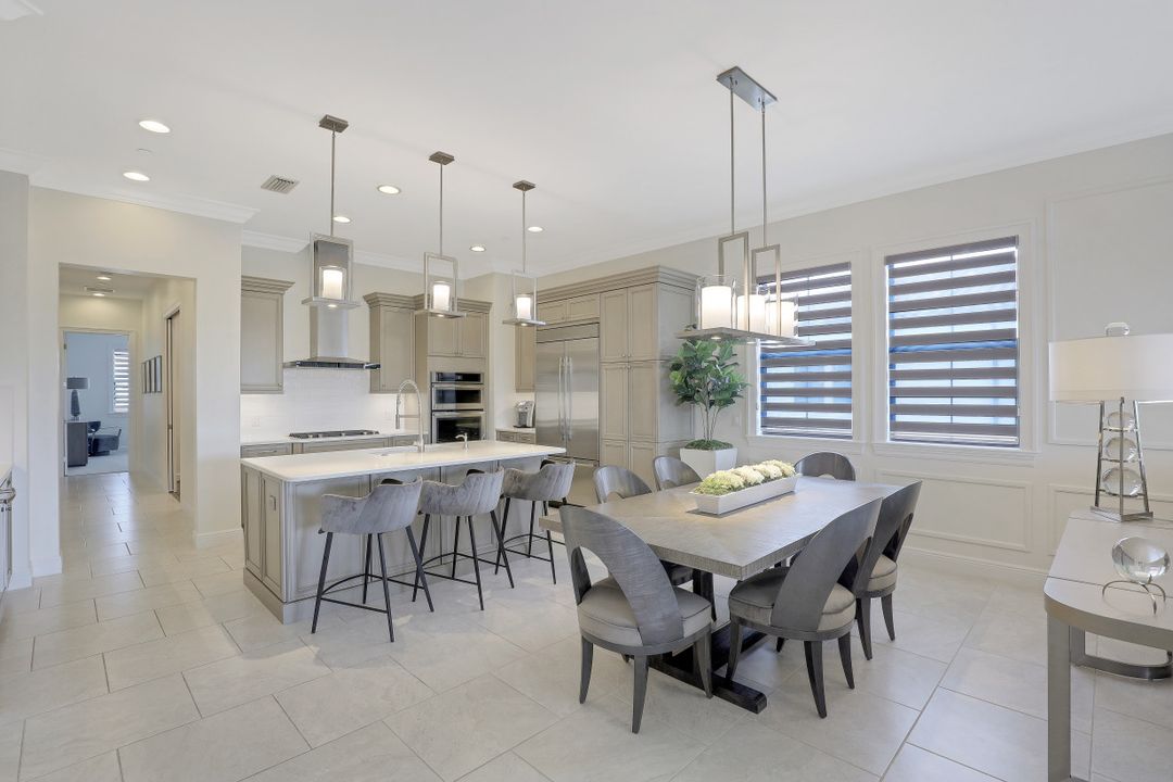 16386 Viansa Way #301, Naples, FL 34110