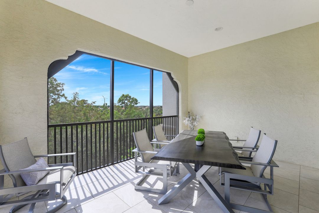 16386 Viansa Way #301, Naples, FL 34110