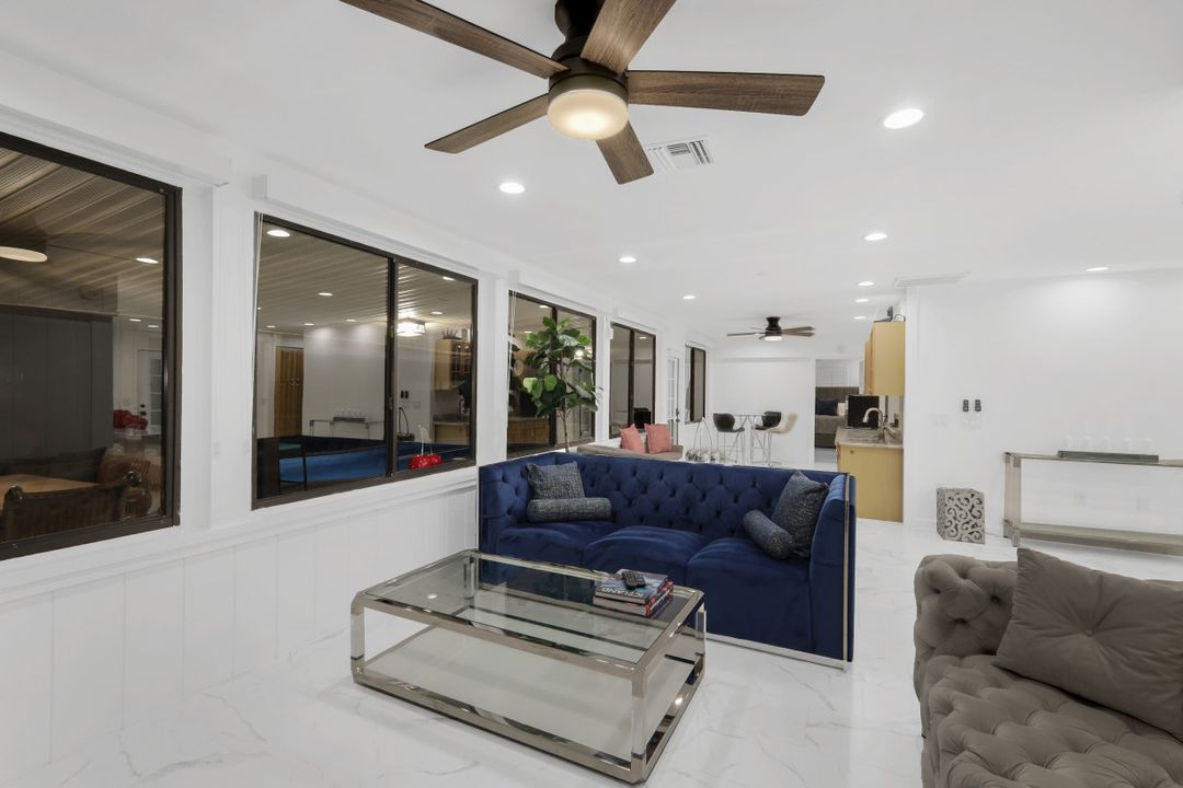 1930 Oakes Blvd, Naples, FL 34119