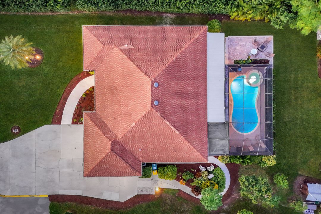 1930 Oakes Blvd, Naples, FL 34119