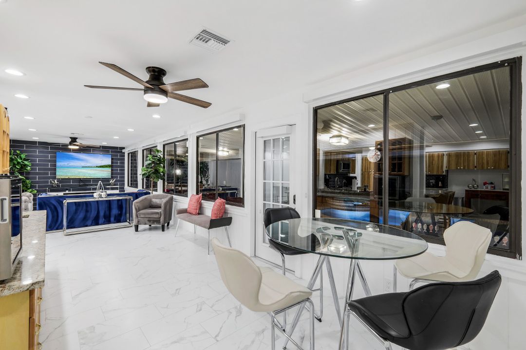 1930 Oakes Blvd, Naples, FL 34119